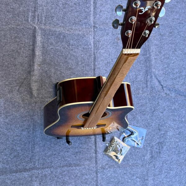 Yamaha Acoustic Guitar -41