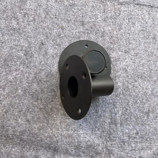 SPEAKER STAND HOLE/BRACKET